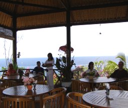 Gamalan Orchestra and Dancing at Eka Purnama Restaurant